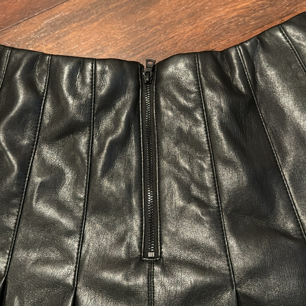 ALICE & OLIVIA Black Pleated Mini Skirt - Picture 14 of 15